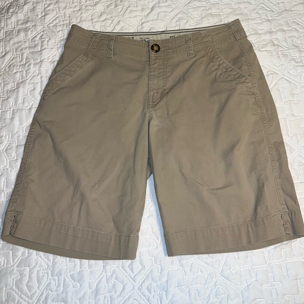Eddie Bauer Blakely khaki shorts